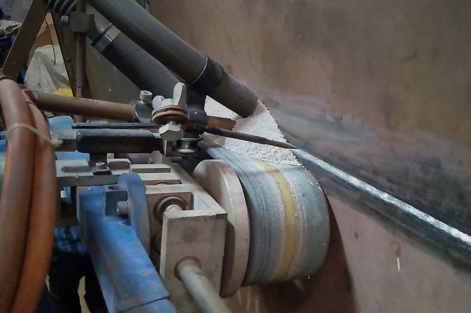 Bygging automatic girth welding machine using submerged arc welding process (under powder welding) 